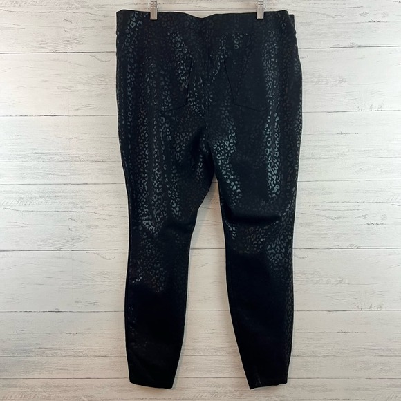 Terra & Sky Coated Leopard Print Pull On Skinny Pants Size 1X - Picture 2 of 7